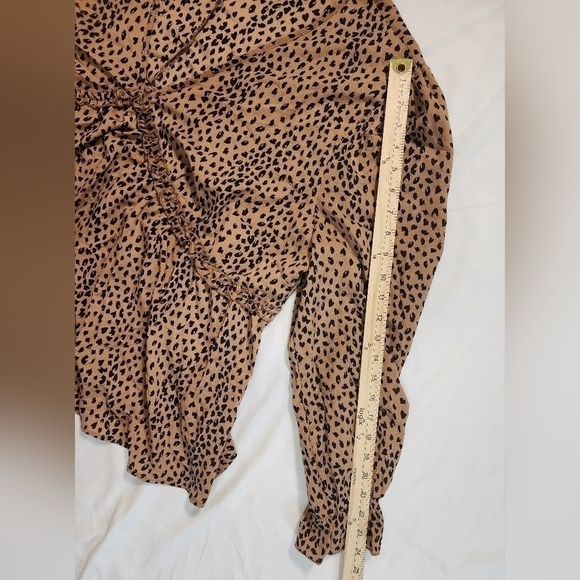 Shein Curve Cheetah Print Flounce Sleeve Womens Blouse - Picture 4 of 8